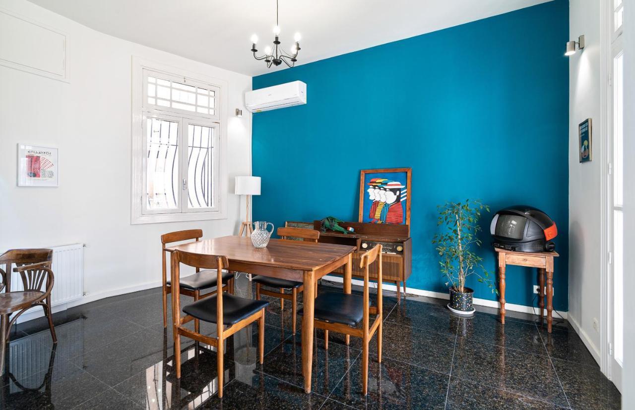 Spacious & Artistic Retro 2Bd Apt With Sauna Athens Exterior photo
