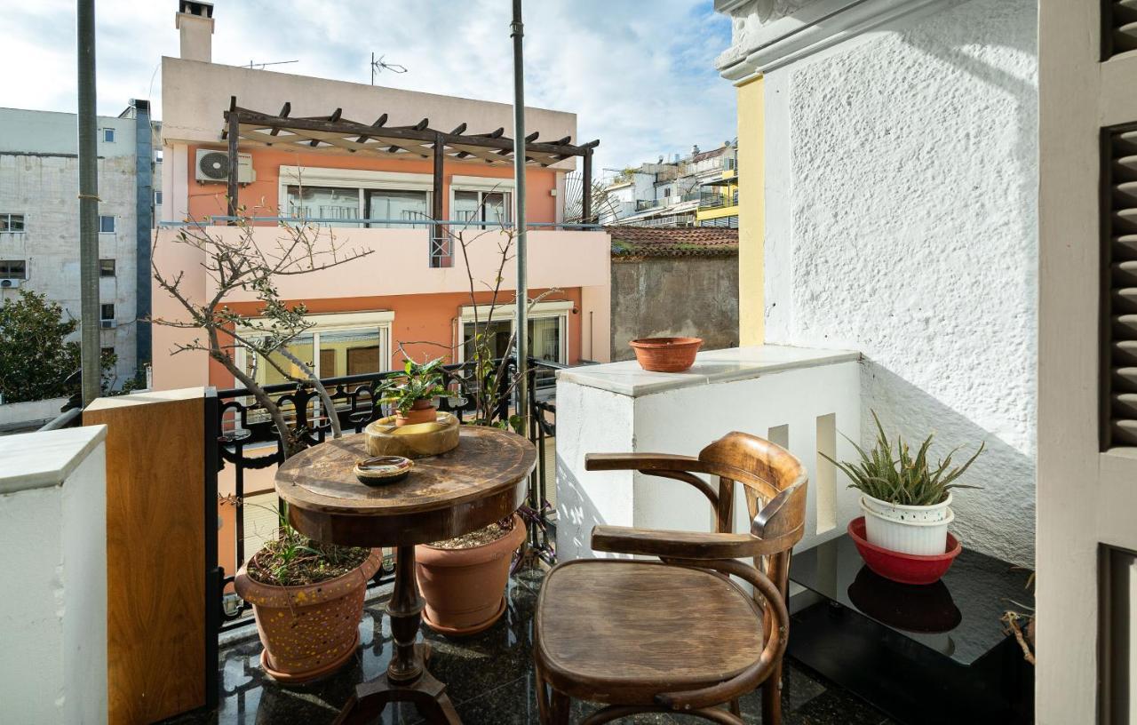 Spacious & Artistic Retro 2Bd Apt With Sauna Athens Exterior photo